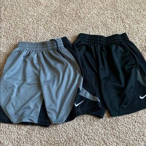 Set of 2 boys small shorts Nike